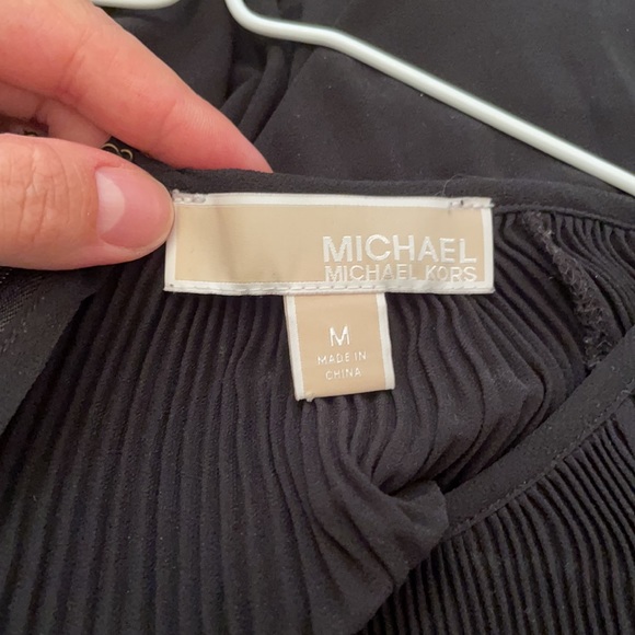 Michael Kors black shiffon pleated short sleeve top - Picture 4 of 4